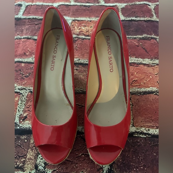 Franco Sarto Espadrille Platform Wedge Pumps Red
Patent Leather Peep Toe Sz 8.5 - Picture 2 of 5
